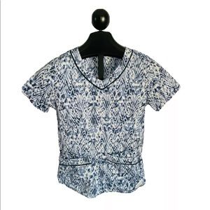 Landau Women’s XSM Ceil Blue White Navy Patterned Pocket V-Neck Scrub Top